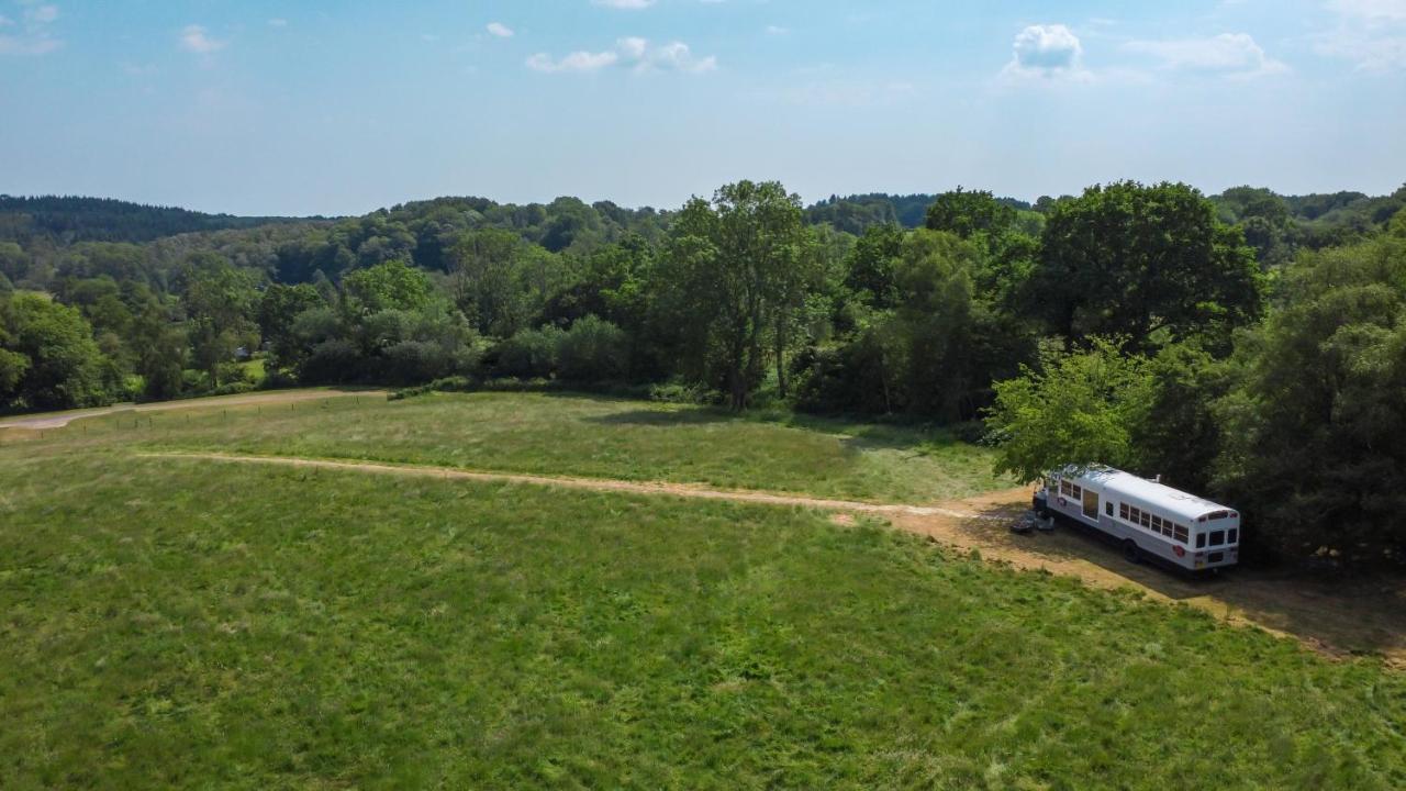 American School Bus Retreat With Hot Tub In Sussex Meadow Uckfield Eksteriør billede