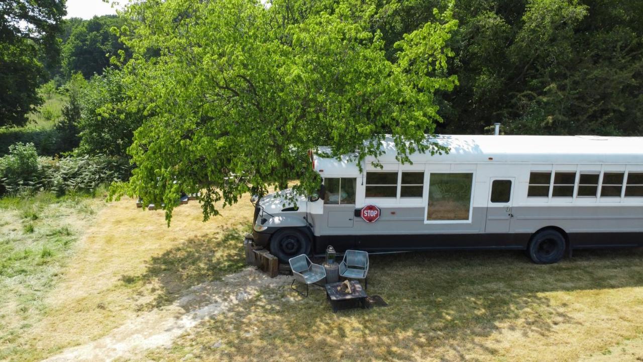 American School Bus Retreat With Hot Tub In Sussex Meadow Uckfield Eksteriør billede